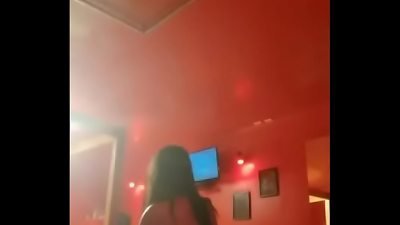 Crucificando a rica latina