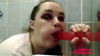 plus-size stepsister when alone at home deepthroats and jerks off mom's dildo in the bathroom