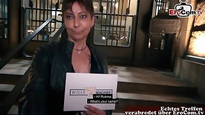 tattooed aged lady with short hair pick up for a drill appointment