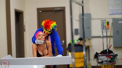 black porn industry star Jasamine Banks Gets fucked In A busy Laundromat by Gibby The Clown