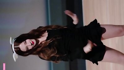 公众号【是小喵啦】韩国女星南希黑色紧身裙性感热舞特写版