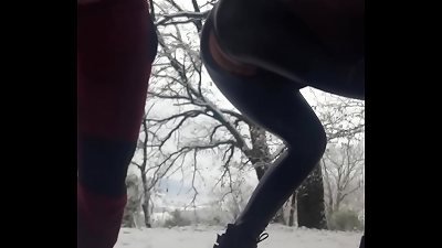 Laura On high-heeled slippers model 2021 video of standing tearing up between the snow
