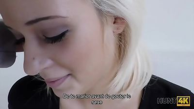HUNT4K. Une magnifique fille aime le sexe oral et la chatte pour de l'argent