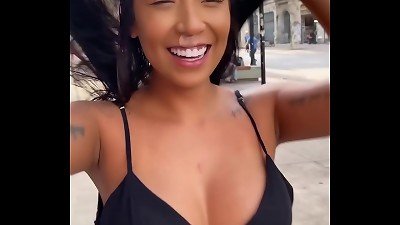 Novinha demonstrates mammories and snatch in downtown S&atilde;o Paulo