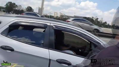 The carioca made an oral in the moving car in the middle of the Marginal Pinheiros - Angel Takemura