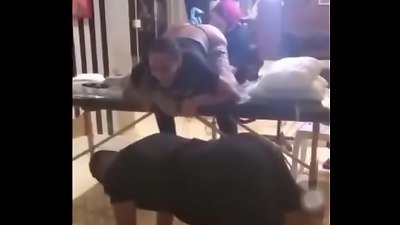 Tatuando o cuzinho da Anitta