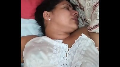 Indian lady shoving gigantic beef whistle down facehole and getting kneed stiff shoves in cootchie